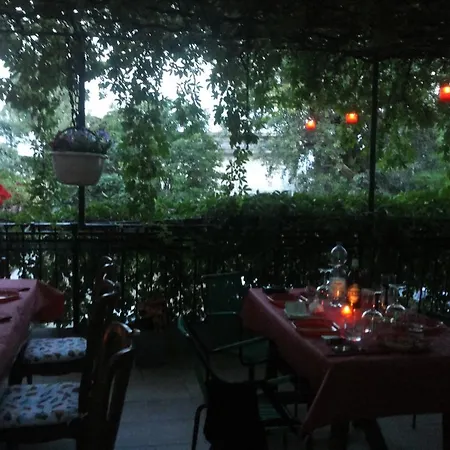Bed & Breakfast Tra Le Vigne *