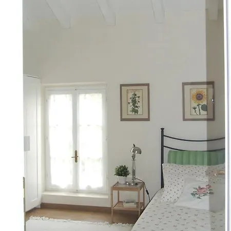 Tra Le Vigne Bed & Breakfast *