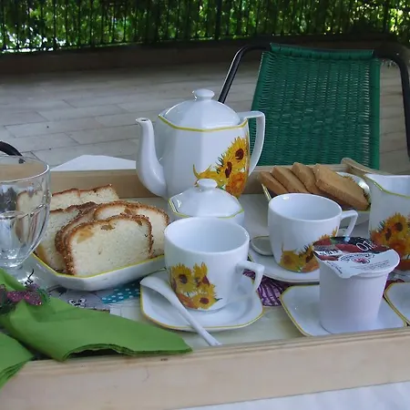 Bed & Breakfast Tra Le Vigne *